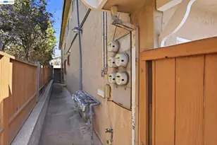 2550 Damuth St, Oakland, CA 94602 - Photo 41