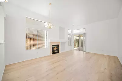 1759 Laurelgrove Ln, Tracy, CA 95376 - Photo 5