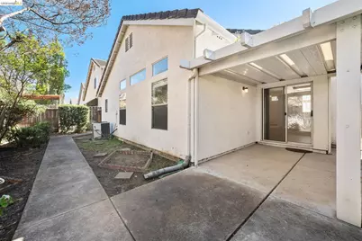 1759 Laurelgrove Ln, Tracy, CA 95376 - Photo 17