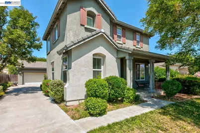 53 Puffin Cir, Oakley, CA 94561 - Photo 1