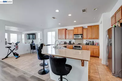 53 Puffin Cir, Oakley, CA 94561 - Photo 17