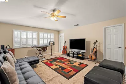 161 Monet Dr, Oakley, CA 94561 - Photo 31