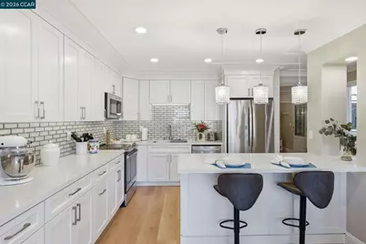 3410 Tice Creek Dr #8, Walnut Creek, CA 94595 - Photo 5