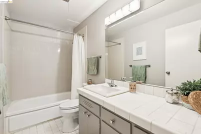 695 Mariposa #203, Oakland, CA 94610 - Photo 37