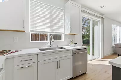 151 Vista Hermosa St, Mountain House, CA 95391 - Photo 13