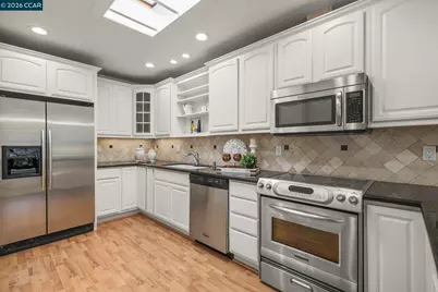 2300 Tice Creek Dr #2, Walnut Creek, CA 94595 - Photo 3