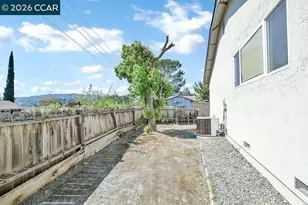 6 Windhaven Ct, Pleasant Hill, CA 94523 - Photo 27