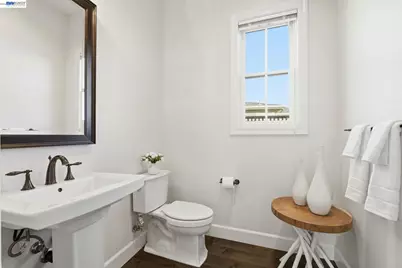 201 Willowbrook Ln, Moraga, CA 94556 - Photo 23