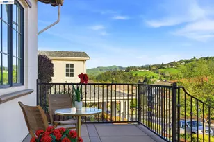 201 Willowbrook Ln, Moraga, CA 94556 - Photo 3