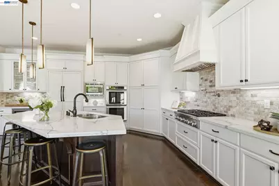 201 Willowbrook Ln, Moraga, CA 94556 - Photo 7