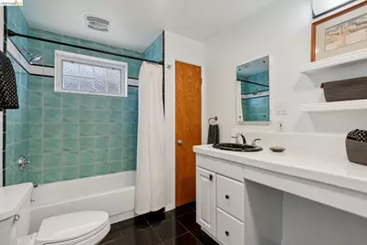 2729 Del Monte Ave, El Cerrito, CA 94530 - Photo 43