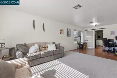 2121 Cody Ct, Stockton, CA 95209 - Photo 3