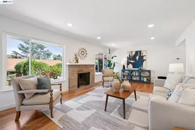 13048 Brookpark Rd, Oakland, CA 94619 - Photo 9