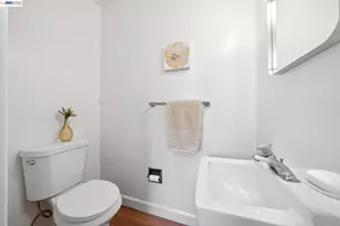 13048 Brookpark Rd, Oakland, CA 94619 - Photo 45