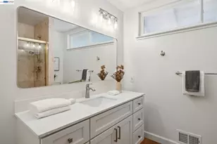 13048 Brookpark Rd, Oakland, CA 94619 - Photo 35