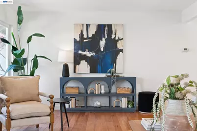 13048 Brookpark Rd, Oakland, CA 94619 - Photo 15