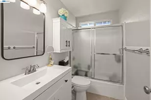 7584 Silvertree Ln, Dublin, CA 94568 - Photo 15