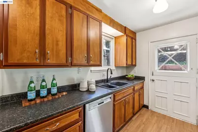 18810 Madison Ave, Castro Valley, CA 94546 - Photo 19