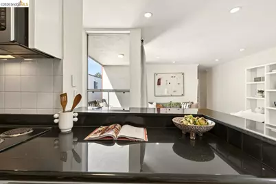 250 Whitmore St #304, Oakland, CA 94611 - Photo 31