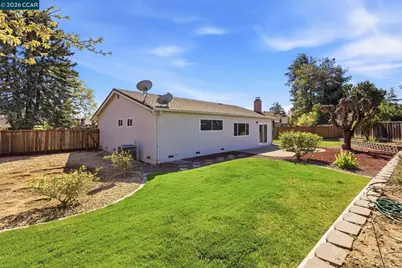 1941 Woodmoor Ct, Concord, CA 94518 - Photo 17