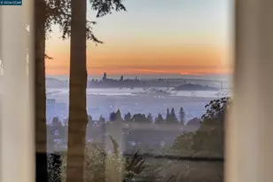 2633 Chelsea Dr, Oakland, CA 94611 - Photo 59