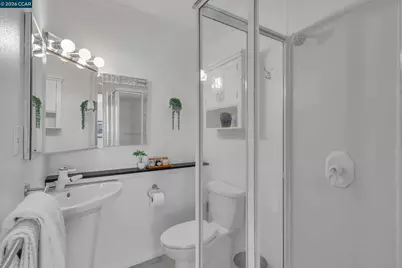 2633 Chelsea Dr, Oakland, CA 94611 - Photo 43