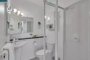 2633 Chelsea Dr, Oakland, CA 94611 - Photo 43