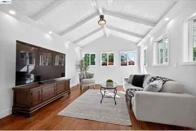 7326 Hillsdale Dr, Pleasanton, CA 94588 - Photo 9