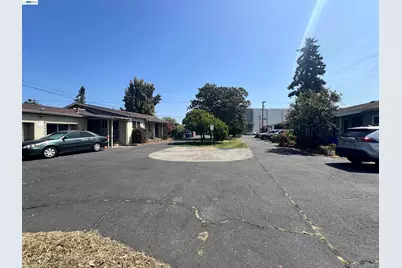 21335 Hathaway Ave, Hayward, CA 94541 - Photo 17