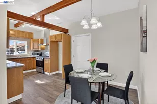 320 Monmouth Dr, Milpitas, CA 95035 - Photo 9