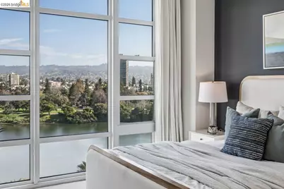 1 Lakeside Dr #911, Oakland, CA 94612 - Photo 19