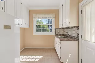 339 Hobart Ave, San Mateo, CA 94402 - Photo 17