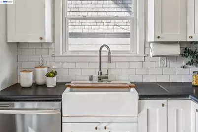 1059 59th Street, Oakland, CA 94608 - Photo 15