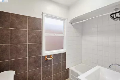 2740 73rd Ave, Oakland, CA 94605 - Photo 19