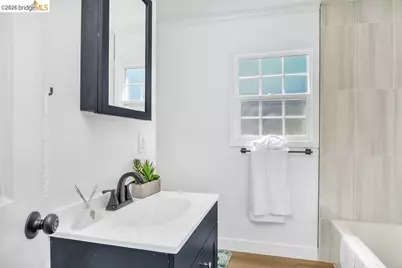 1012 Pine St, Vallejo, CA 94590 - Photo 9