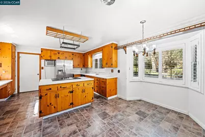 1174 Saint Francis Dr, Concord, CA 94518 - Photo 23