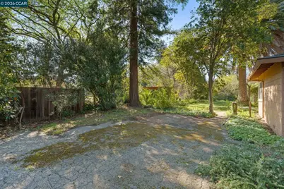 1174 Saint Francis Dr, Concord, CA 94518 - Photo 31