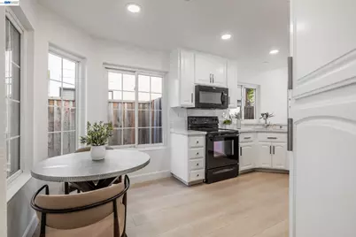 4900 Creekwood Dr, Fremont, CA 94555 - Photo 17