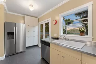 715 Hillgirt Cir, Oakland, CA 94610 - Photo 43