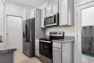 7000 Santa Venetia Pl, Roseville, CA 95747 - Photo 11