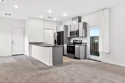 7000 Santa Venetia Pl, Roseville, CA 95747 - Photo 7