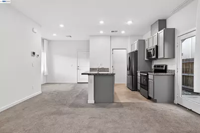 7000 Santa Venetia Pl, Roseville, CA 95747 - Photo 13