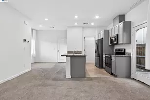 7000 Santa Venetia Pl, Roseville, CA 95747 - Photo 13