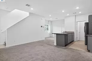 7000 Santa Venetia Pl, Roseville, CA 95747 - Photo 15