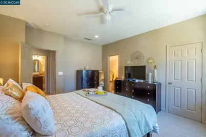 9028 Tee Box Ct, Patterson, CA 95363 - Photo 17