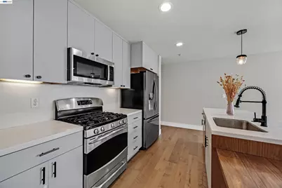 6466 Hollis St #182, Emeryville, CA 94608 - Photo 11