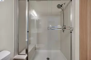 6466 Hollis St, Emeryville, CA 94608 - Photo 25