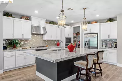 931 Via Veneto, San Ramon, CA 94583 - Photo 5