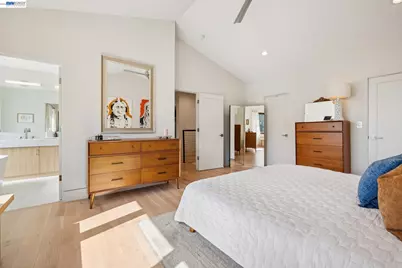 2588 Scout Rd, Oakland, CA 94611 - Photo 41