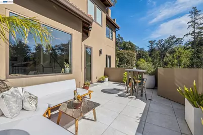 2588 Scout Rd, Oakland, CA 94611 - Photo 33